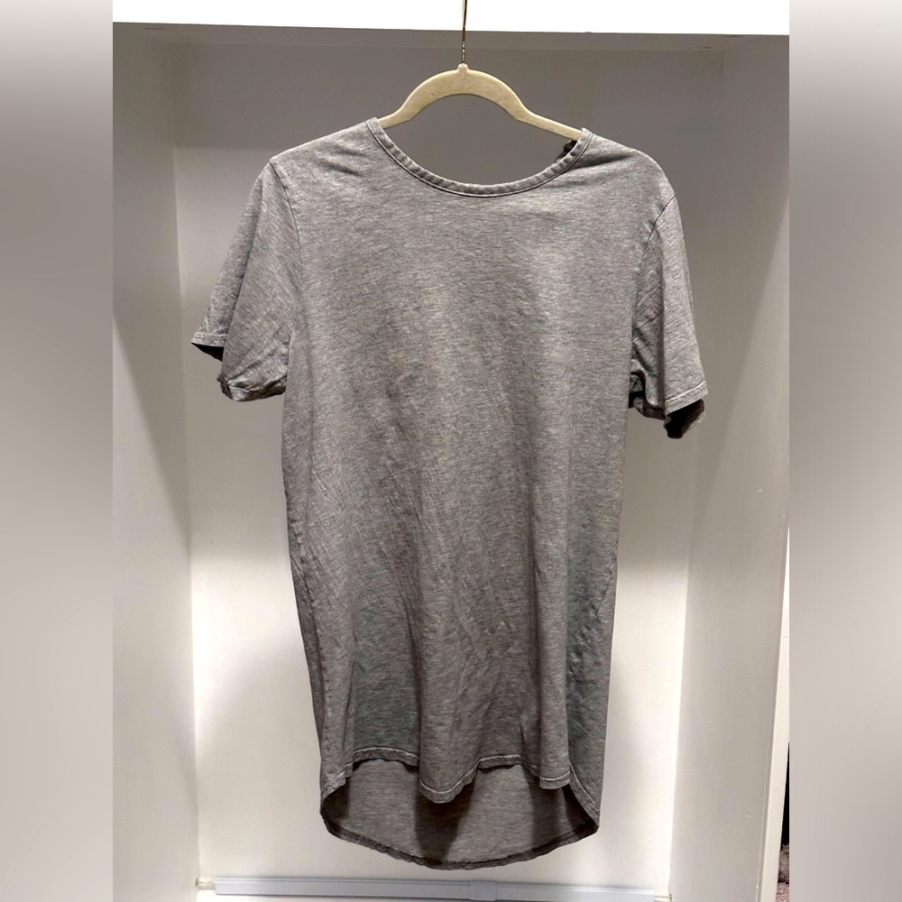 Elwood Long Scoop Tee - Grey Medium